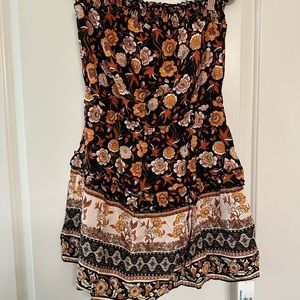 Short and strapless dress